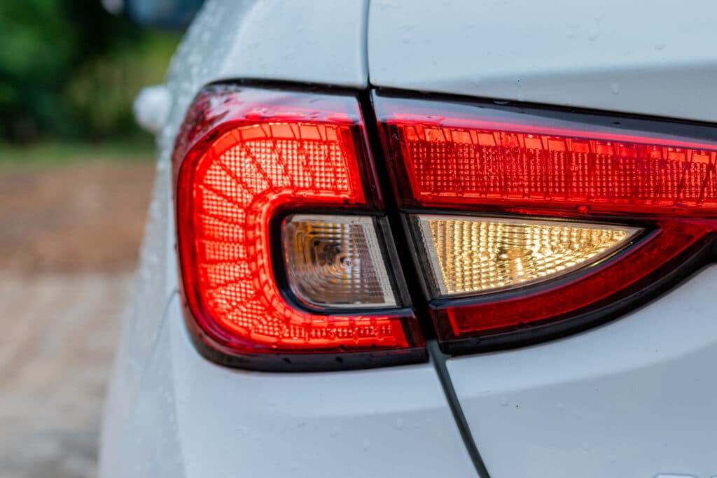 O que é a Lei do Farol e como ela pode afetar os motoristas brasileiros; veja os detalhes a respeito do assunto.