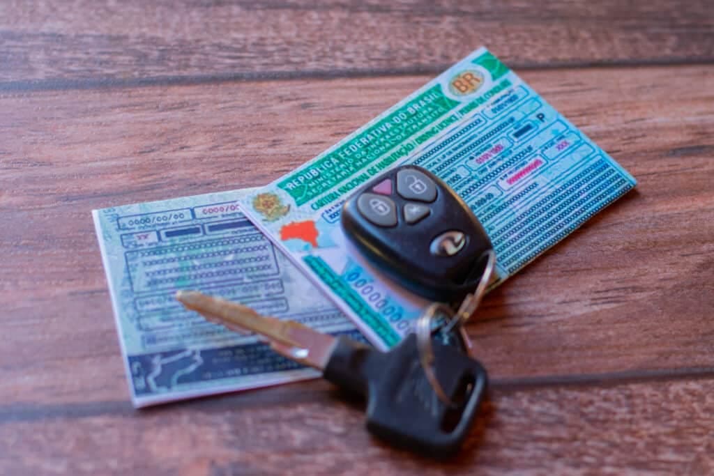 Sem habilitação? A multa de R$ 880 que POUCOS conhecem pode te pegar!