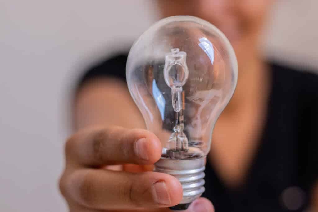 Seu nome pode estar na lista de quem não paga mais ENERGIA e você nem SABE