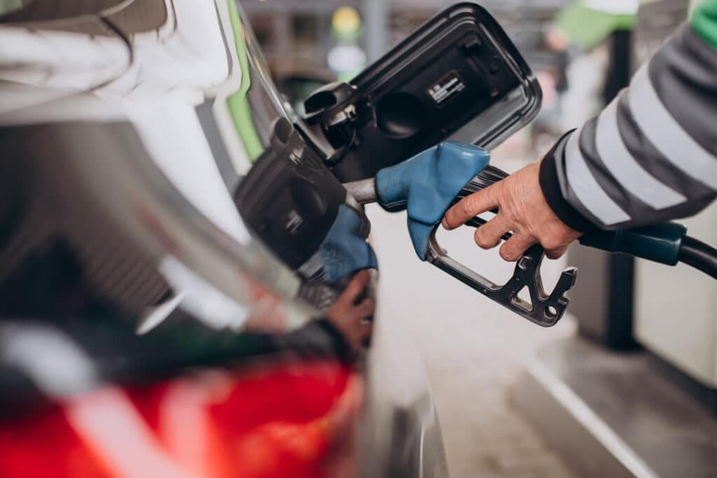 O segredo dos motoristas de app para economizar até R$ 154 em gasolina toda a semana